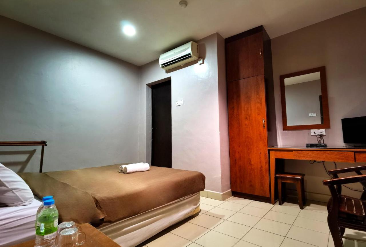Tropicana Hotel Gemas Bagian luar foto