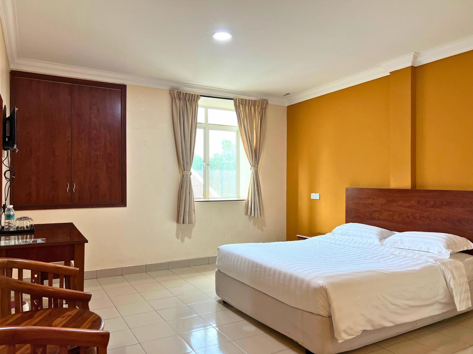 Tropicana Hotel Gemas Bagian luar foto