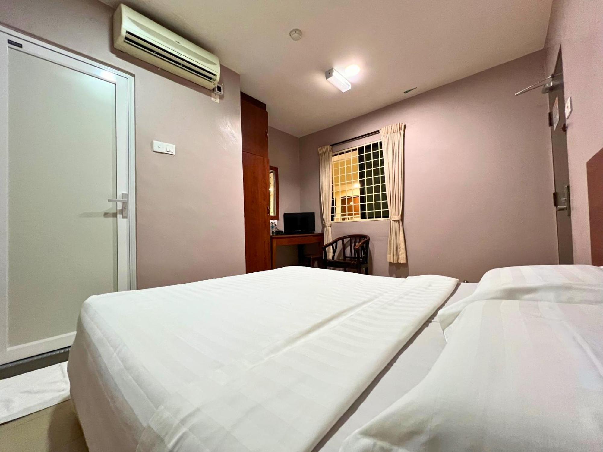Tropicana Hotel Gemas Bagian luar foto