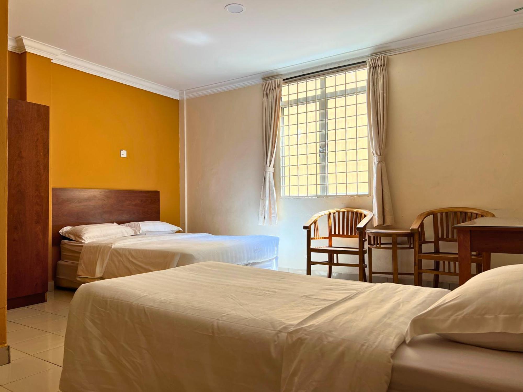 Tropicana Hotel Gemas Bagian luar foto