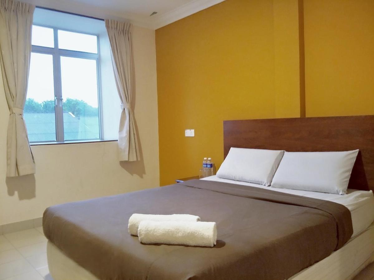 Tropicana Hotel Gemas Bagian luar foto