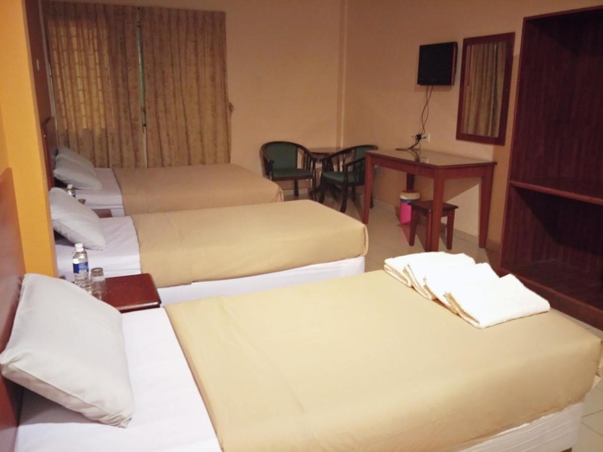 Tropicana Hotel Gemas Bagian luar foto