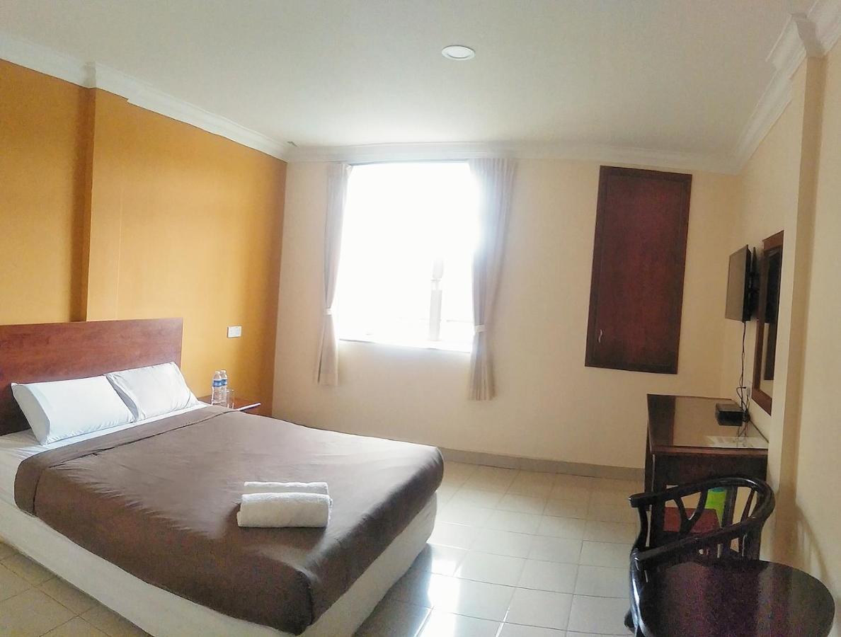 Tropicana Hotel Gemas Bagian luar foto