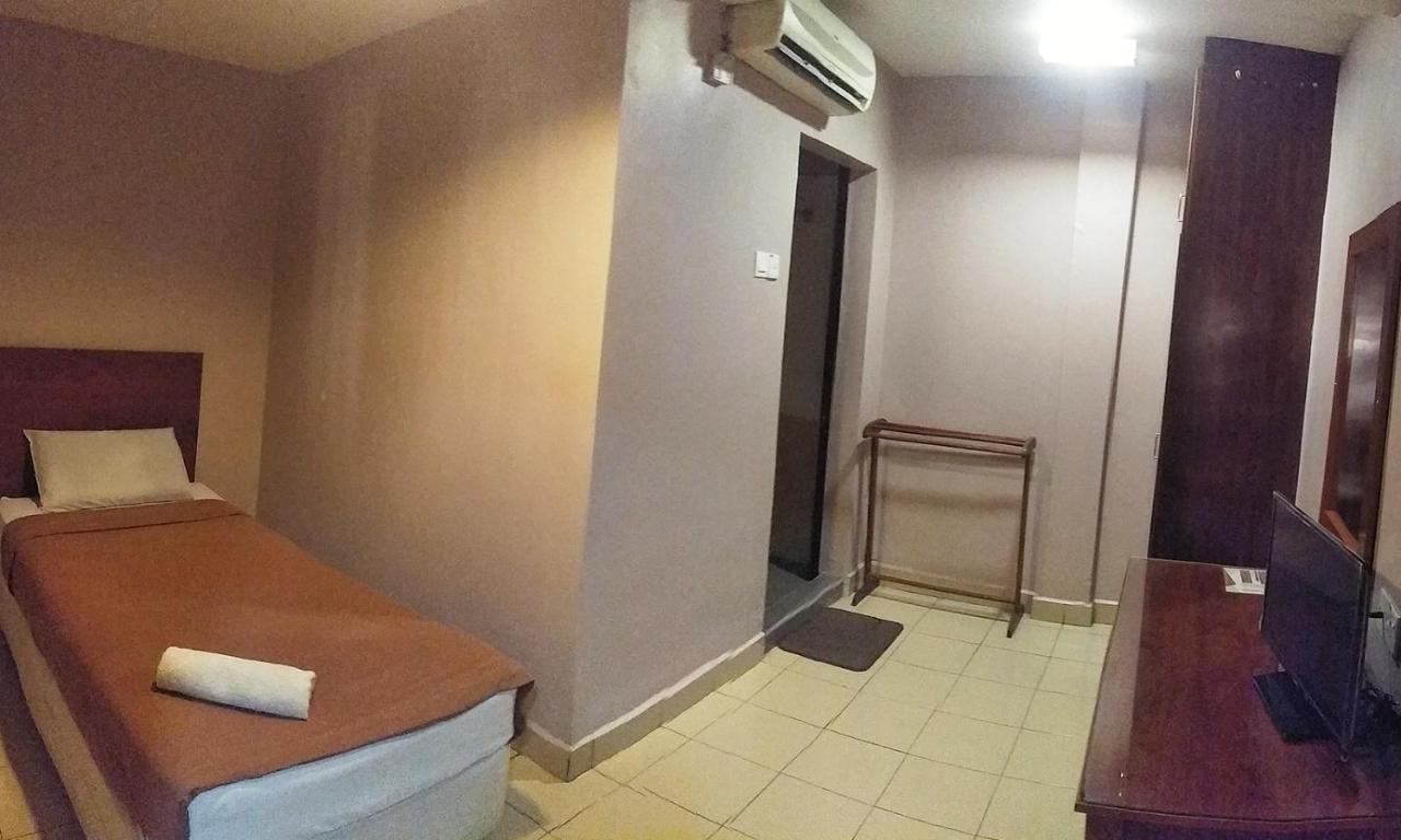 Tropicana Hotel Gemas Bagian luar foto
